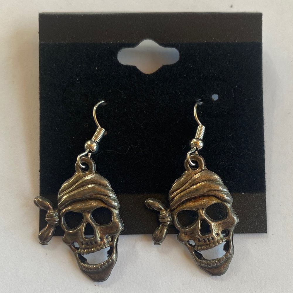 Silver Bandana Skull pirate steampunk Earrings